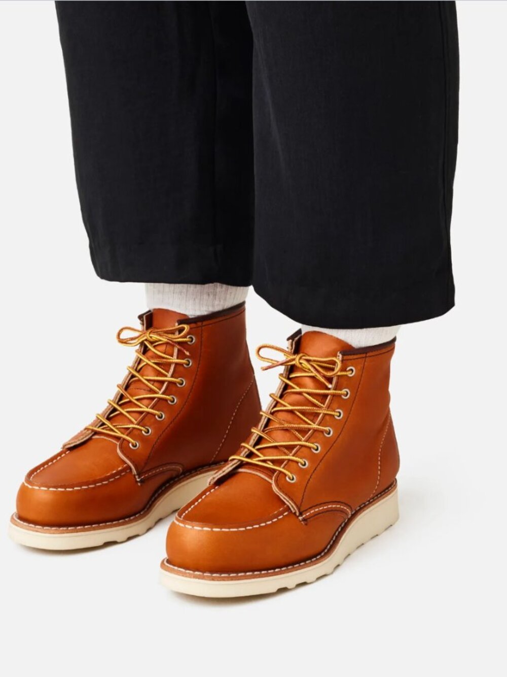 NWT Red Wings Classic Moc - Oro Legacy  - Size 8 (B)